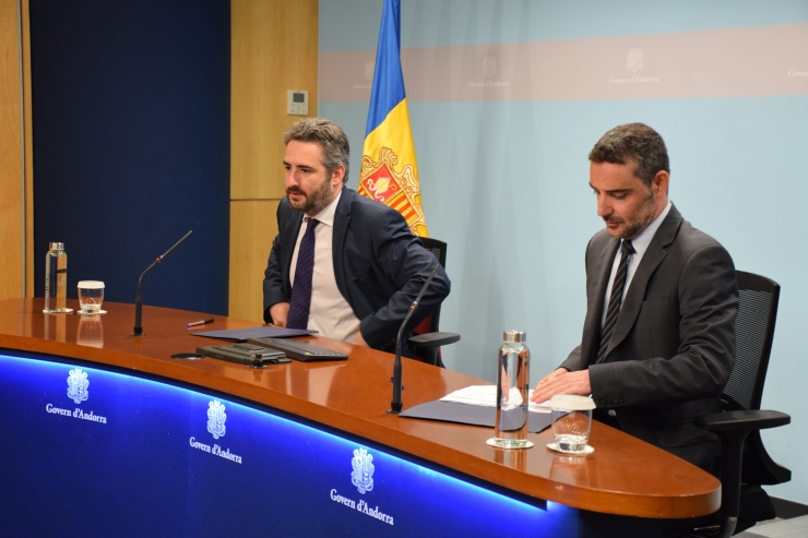 El ministre de Finances i portaveu, Eric Jover, i el secretari d'Estat d'Afers Financers Internacionals, Marc Ballestà, actualitzen la situació dels crèdits tous.