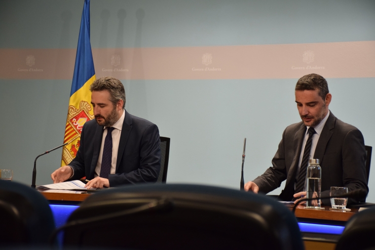 El ministre de Finances i portaveu, Eric Jover, i el secretari d'Estat d'Afers Financers Internacionals, Marc Ballestà, actualitzen la situació dels crèdits tous.