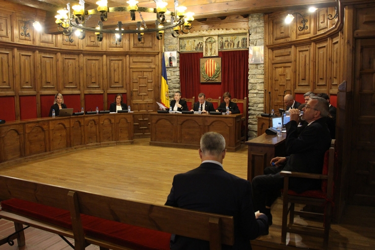 Un moment de la sessió ordinària del consell de comú de Sant Julià de Lòria d'aquest dijous.