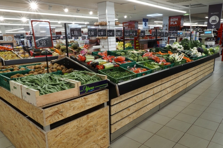 La secció d'alimentació de l'Andorra 2000 Carrefour.