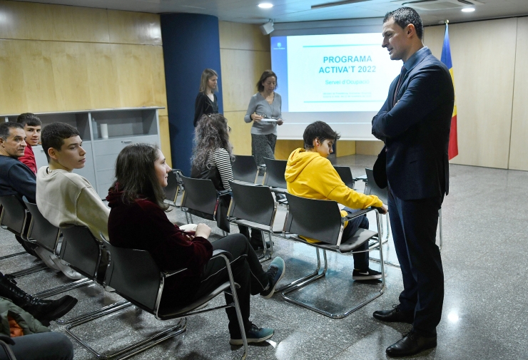 El ministre de Presidència, Economia i Empresa, Jordi Gallardo, durant l'acte de lliurament dels diplomes.