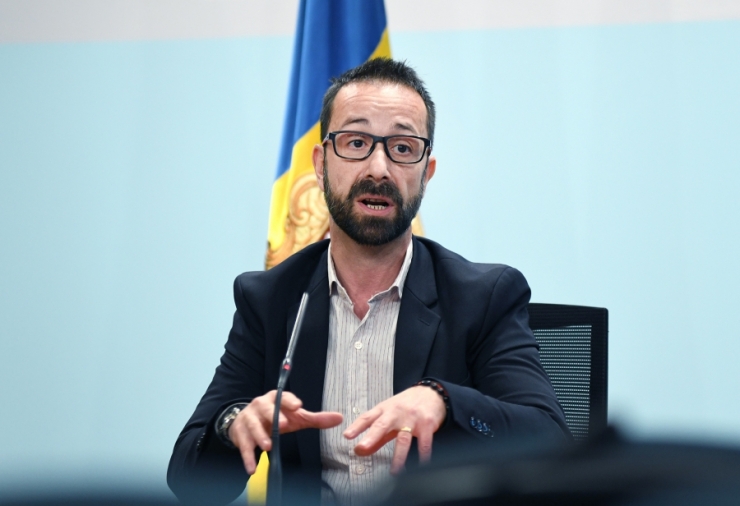 El director d'Empresa, Comerç, Desenvolupament, Seguretat i Qualitat Industrial i Transport, Josep Pujol, durant la roda de premsa d'aquest dilluns.