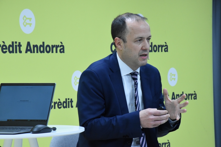 Un moment de la conferència '2023: canvi de paradigma. Com invertir en aquest nou entorn?', a càrrec de David Macià, CFA, director d'Inversions i Estratègia de Mercats de Crèdit Andorrà Asset Management.