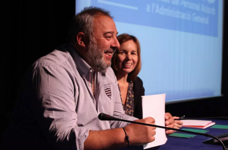 Lluís Anguita durant una assemblea general del Sipaag.