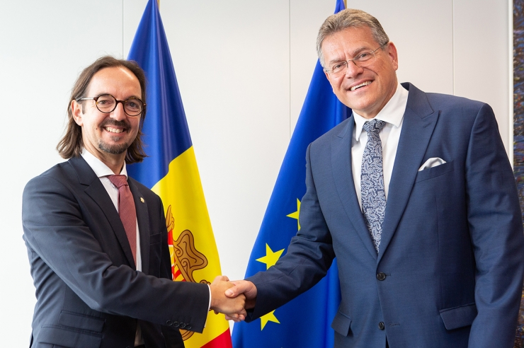 El secretari d'Estat d'Afers Europeus, Landry Riba, i el vicepresident de la Comissió Europea, Maroš Šefčovič.