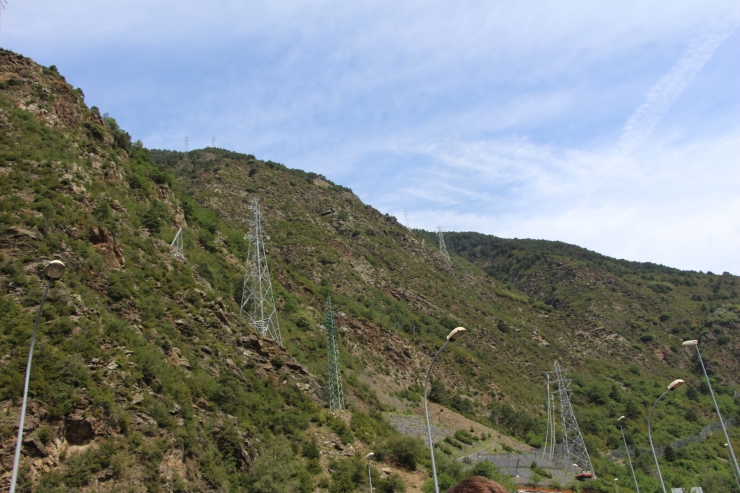 La línia d'alta tensió entre Encamp i Grau Roig.