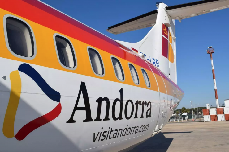 Un dels avions de la companyia Air Nostrum que opera la ruta entre l'aeroport d'Andorra-La Seu d'Urgell i Madrid.