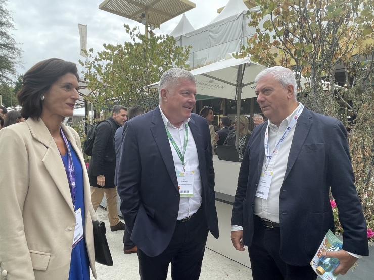 Un moment de la participació de la CEA en la trobada dels empresaris francesos.