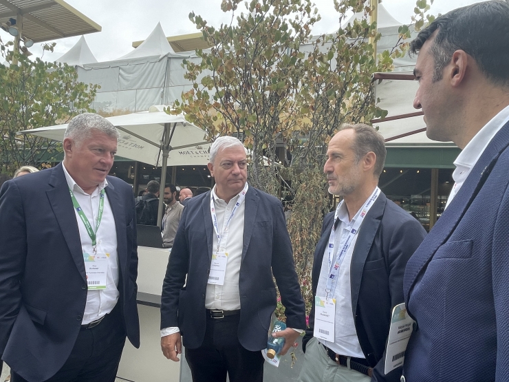 Un moment de la participació de la CEA en la trobada dels empresaris francesos.
 