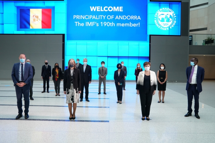 Un moment de l'acte d'adhesió d'Andorra a l'FMI.