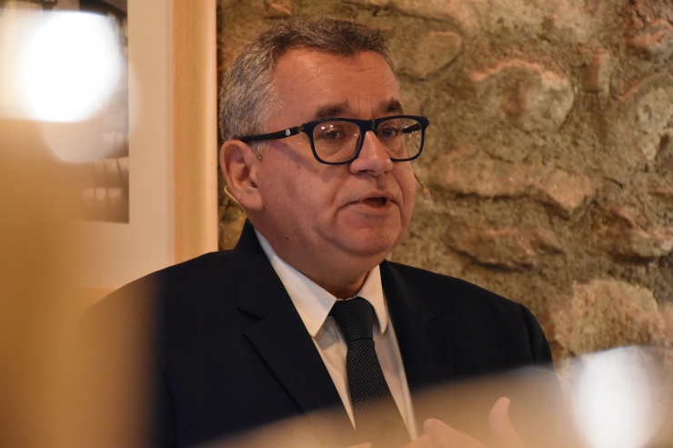 El director general de FEDA, Albert Moles, durant la roda de premsa de balanç final del 2023.