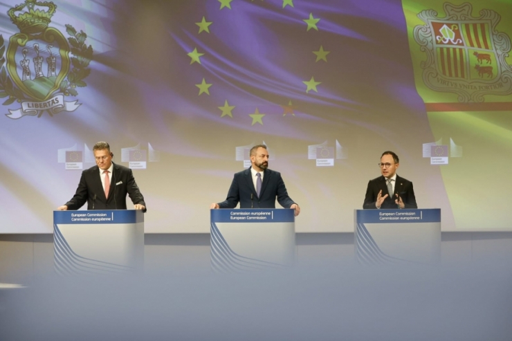 Els representants europeus i el cap de Govern el dia que es va anunciar la conclusió de la negociació.