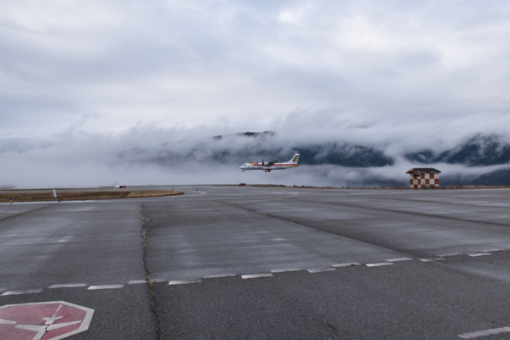 El vol de Palma aterrant a l'aeroport d'Andorra-La Seu d'Urgell aquest matí.