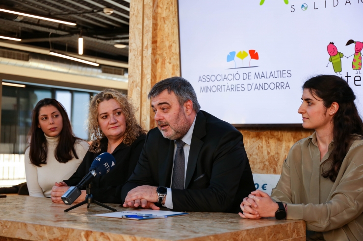 Un moment de la roda de premsa de la segona edició d'Andbus Solidari.