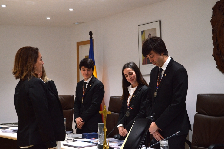 Un moment de la presa de jurament de la directora de Finances, Maria Àngels Velando.