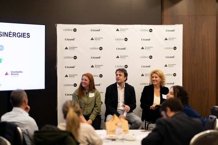 Rosa Rubio, directora de RRHH de Grandvalira, Eduard Galceran, director de l’àrea d’Inversions, Innovació i Transformació Digital de Creand, i  Laurence Favrel, directora del Club Caldea, van ser el jurat de la 'hackató'.