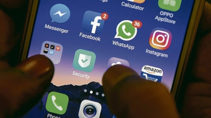 Creix l'ús d'internet en detriment de les trucades telefòniques.