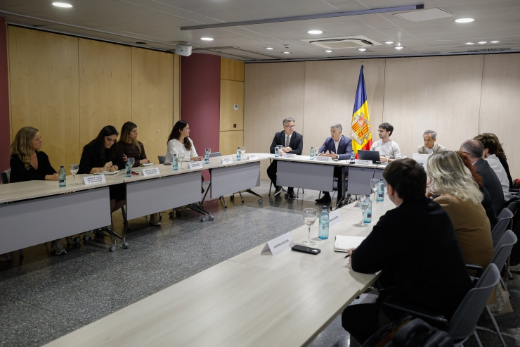 Reunió del ministre de Funció Pública i Transformació Digital, Marc Rossell, amb el sector empresarial.