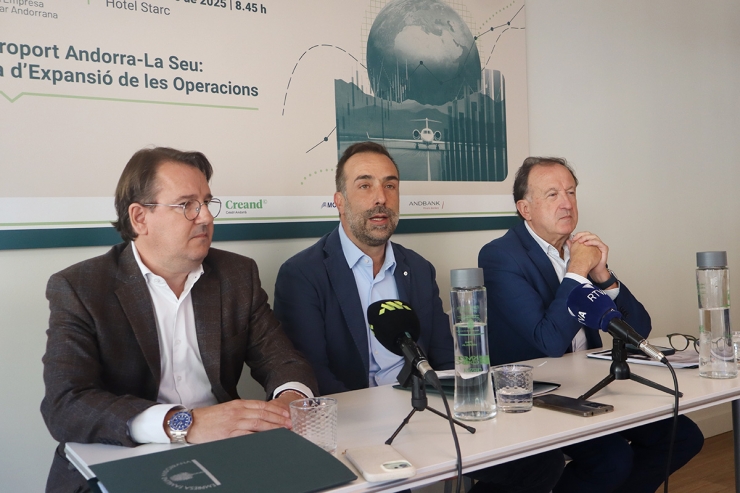 El secretari de l'EFA, Daniel Aristot, el president de l'EFA, Daniel Armengol, i el secretari tècnic de l'EFA, Joan Tomàs.