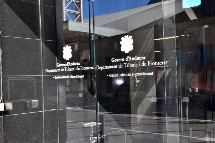 L'entrada a l'agència tributària.