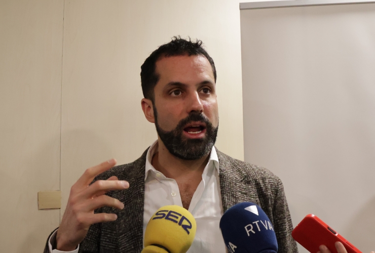 El director de la Confederació Empresarial Andorrana (CEA), Iago Andreu-Sotelo, durant la compareixença.